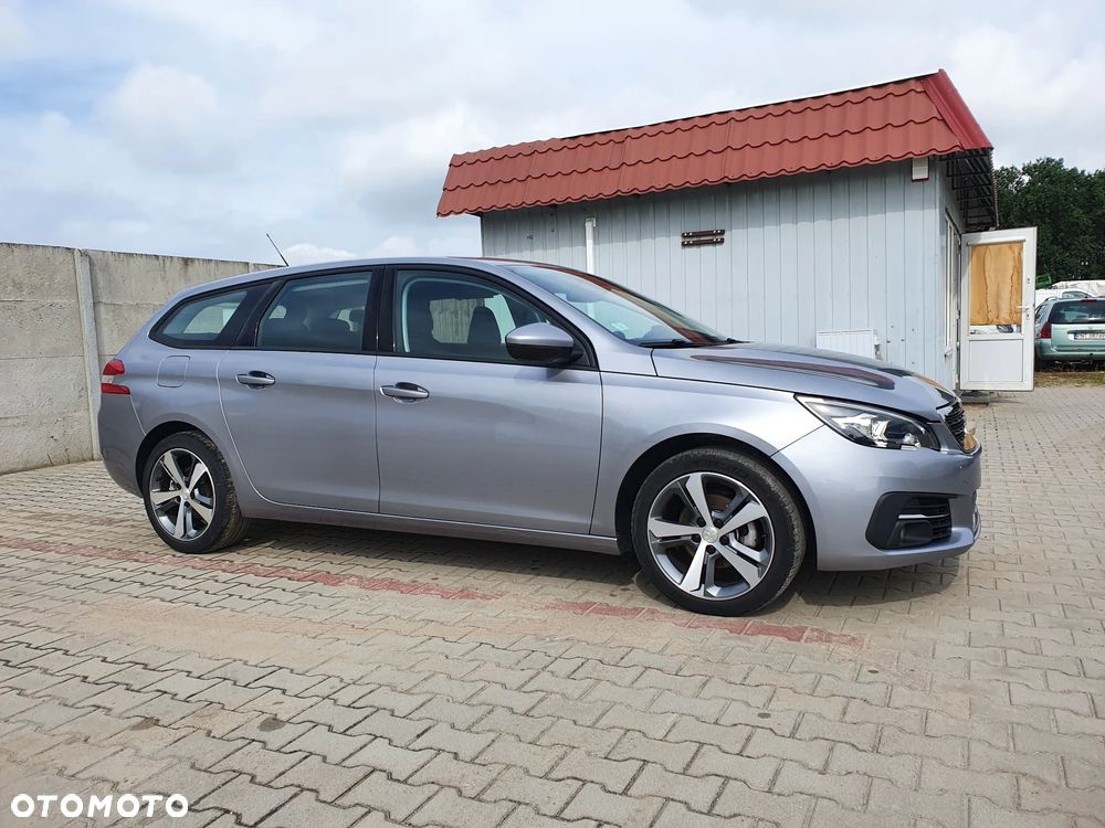 Peugeot 308 1.2 PureTech GPF Allure S&S - 4
