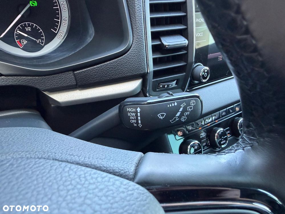 Skoda Karoq 1.0 TSI 4x2 Style DSG - 29