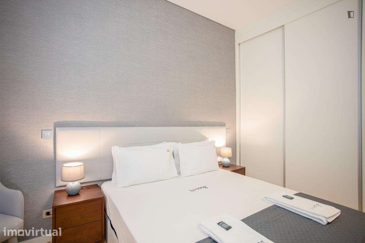 Apartamento com 1 quartos - localizado em Sé Porto - Grande imagem: 3/22
