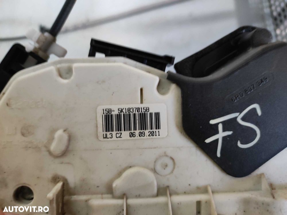 Broasca fata stanga dreapta volkswagen vw polo 5k1837016b - 4