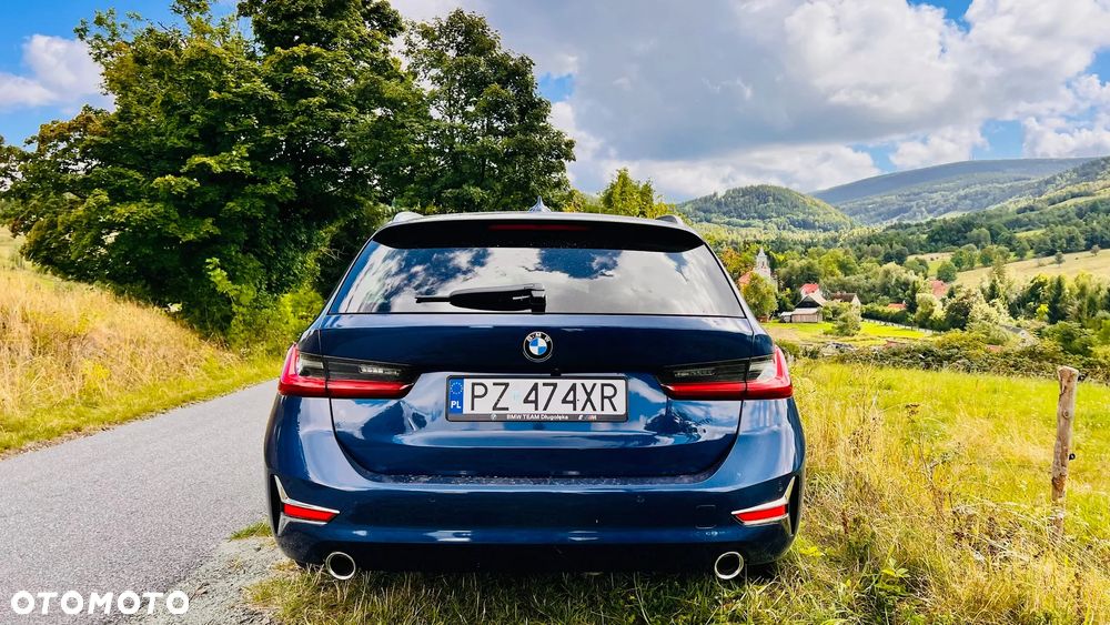 BMW Seria 3 320d xDrive Luxury Line sport - 7