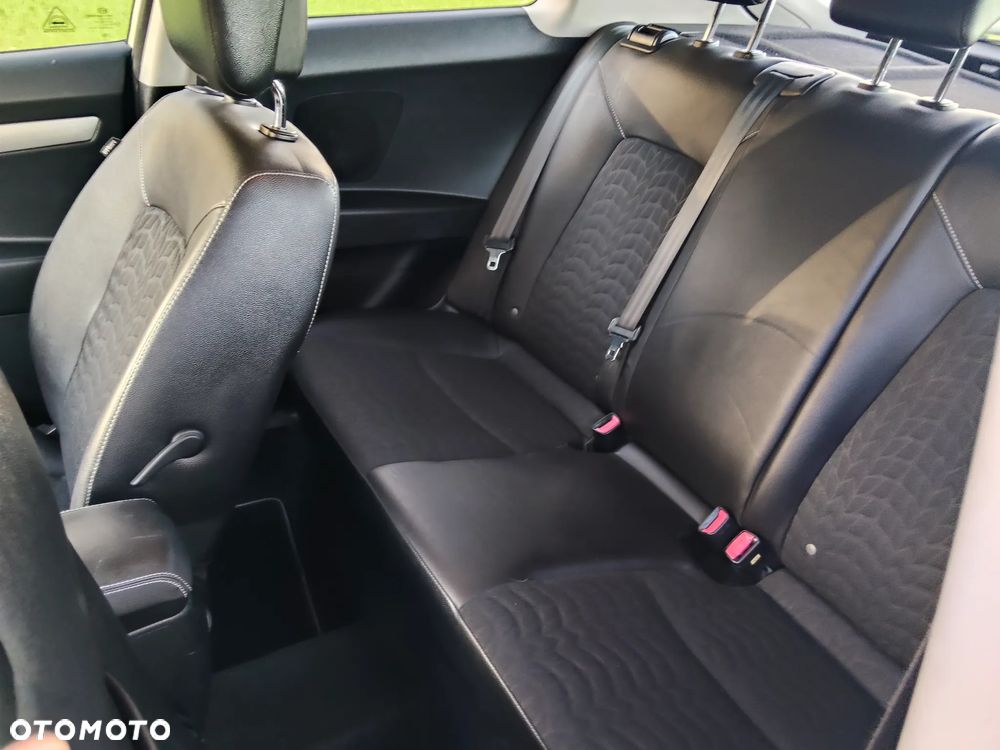 Kia Ceed - 22