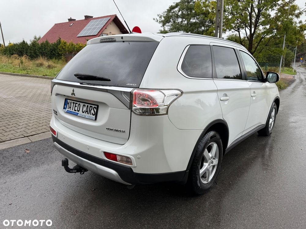 Mitsubishi Outlander - 4