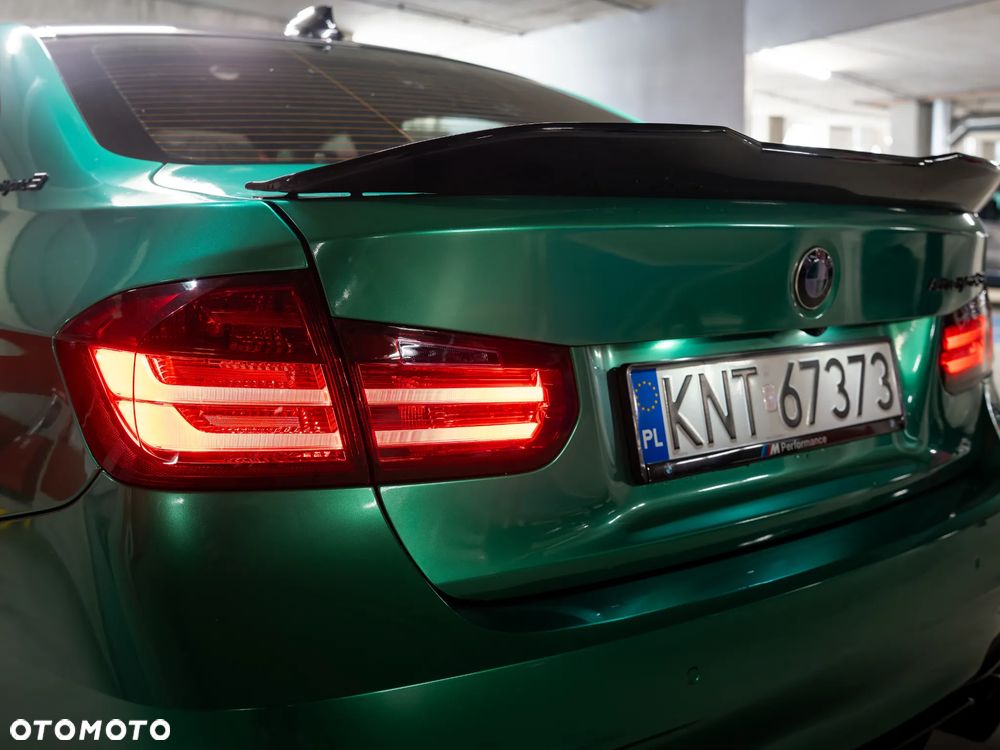 BMW Seria 3 335i Sport Line - 17