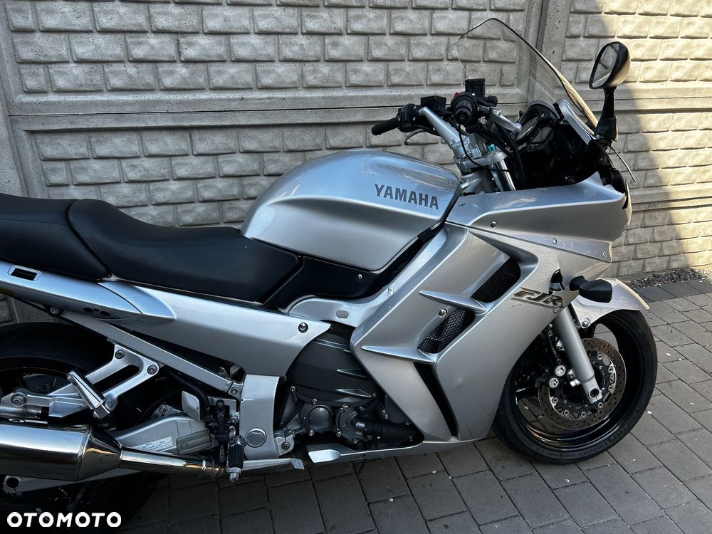 Yamaha FJR - 6