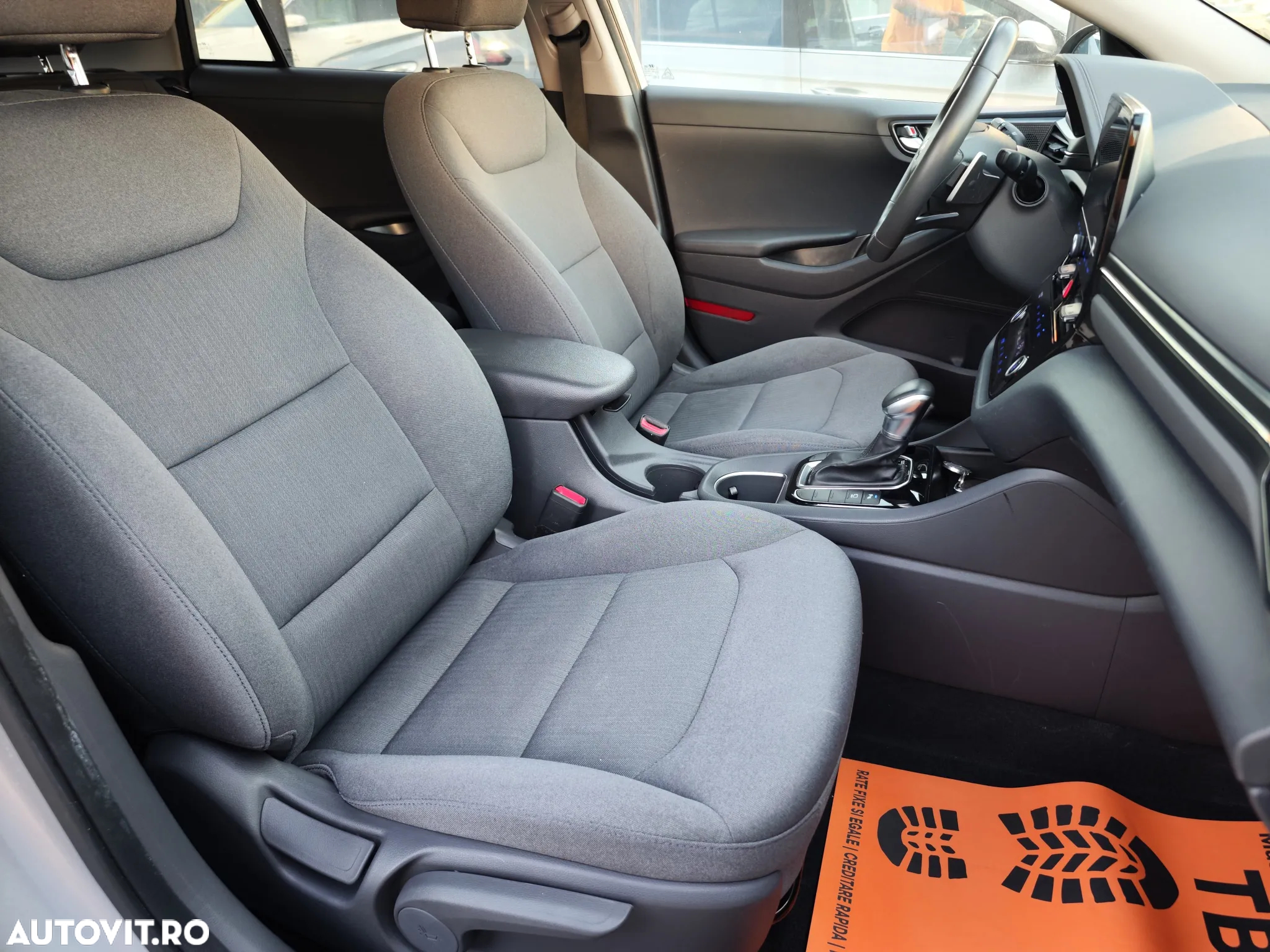 Hyundai IONIQ - 12