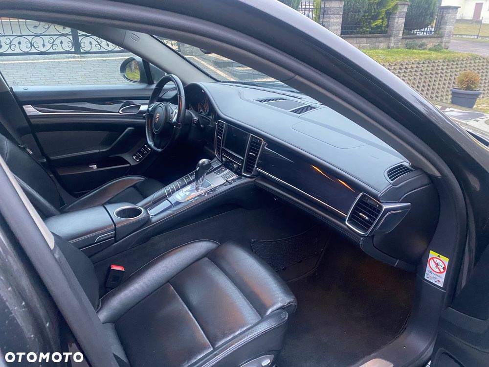 Porsche Panamera 4S - 9
