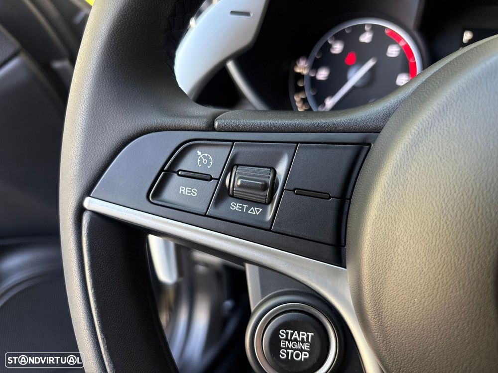 Alfa Romeo Giulia 2.2 D Super AT8 - 14