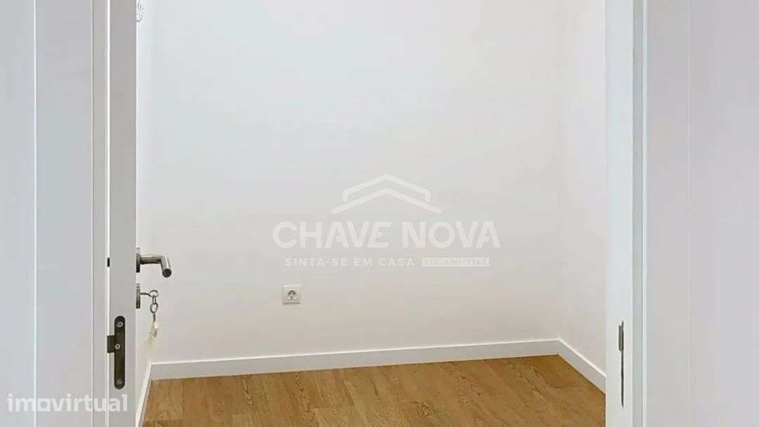 Moradia em Banda T1+1 Renovada c/ Terraço, Mafamude - Grande imagem: 4/17
