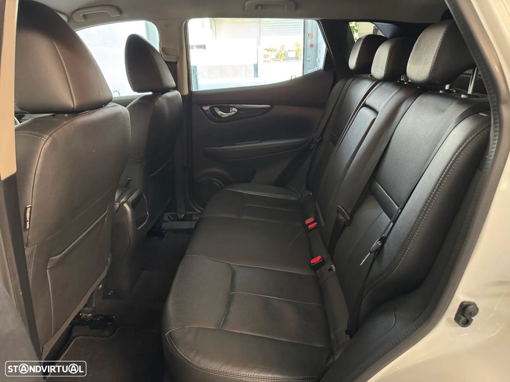 Nissan Qashqai 1.6 dCi Xtronic TEKNA - 27