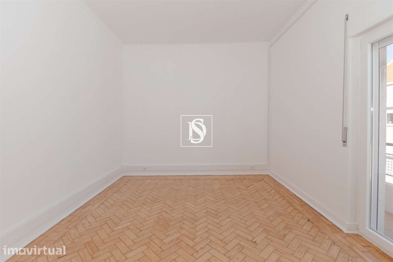 Apartamento T2 Remodelado - Arrendamento - Grande imagem: 2/14