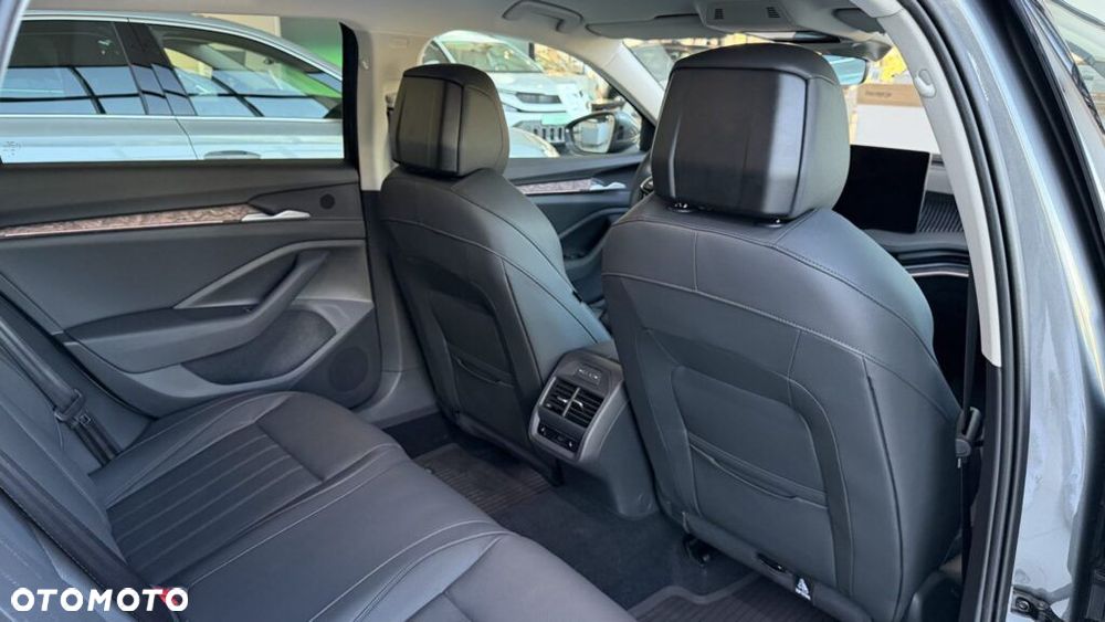 Skoda Superb 2.0 TDI SCR 4x4 L&K DSG - 33