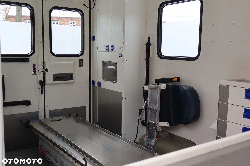 Mercedes-Benz SPRINTER - 12