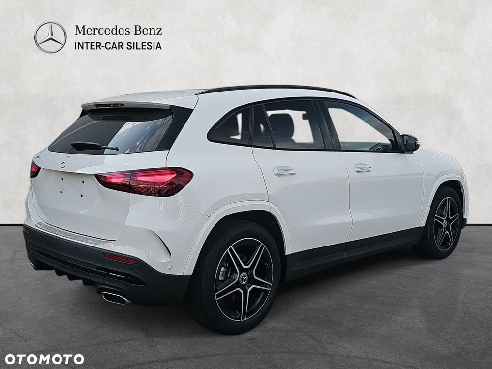 Mercedes-Benz GLA - 5