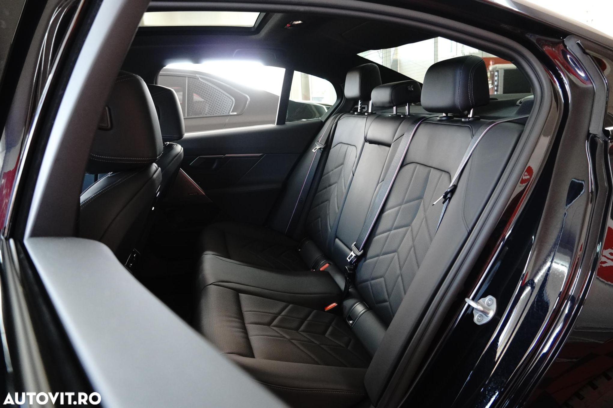 BMW Seria 5 520i AT MHEV - 15