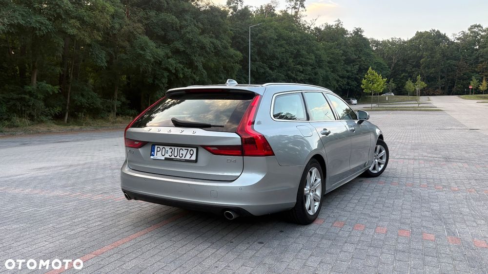 Volvo V90 D4 AWD Momentum - 6