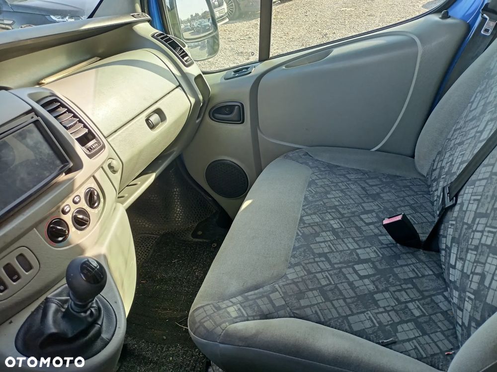 Opel Vivaro - 8