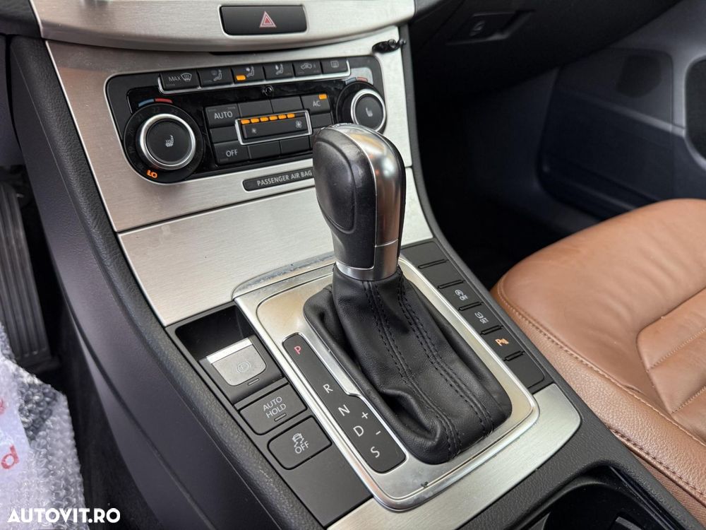 Volkswagen Passat - 16