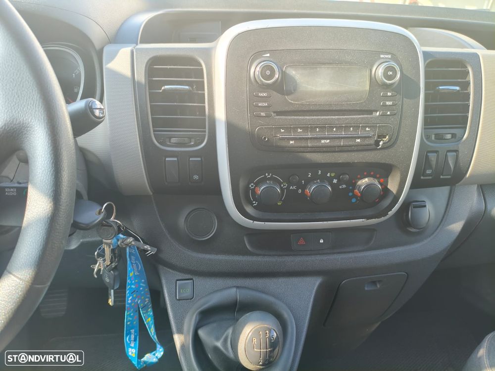 Renault Trafic 4LUG DORMITORIO - 12