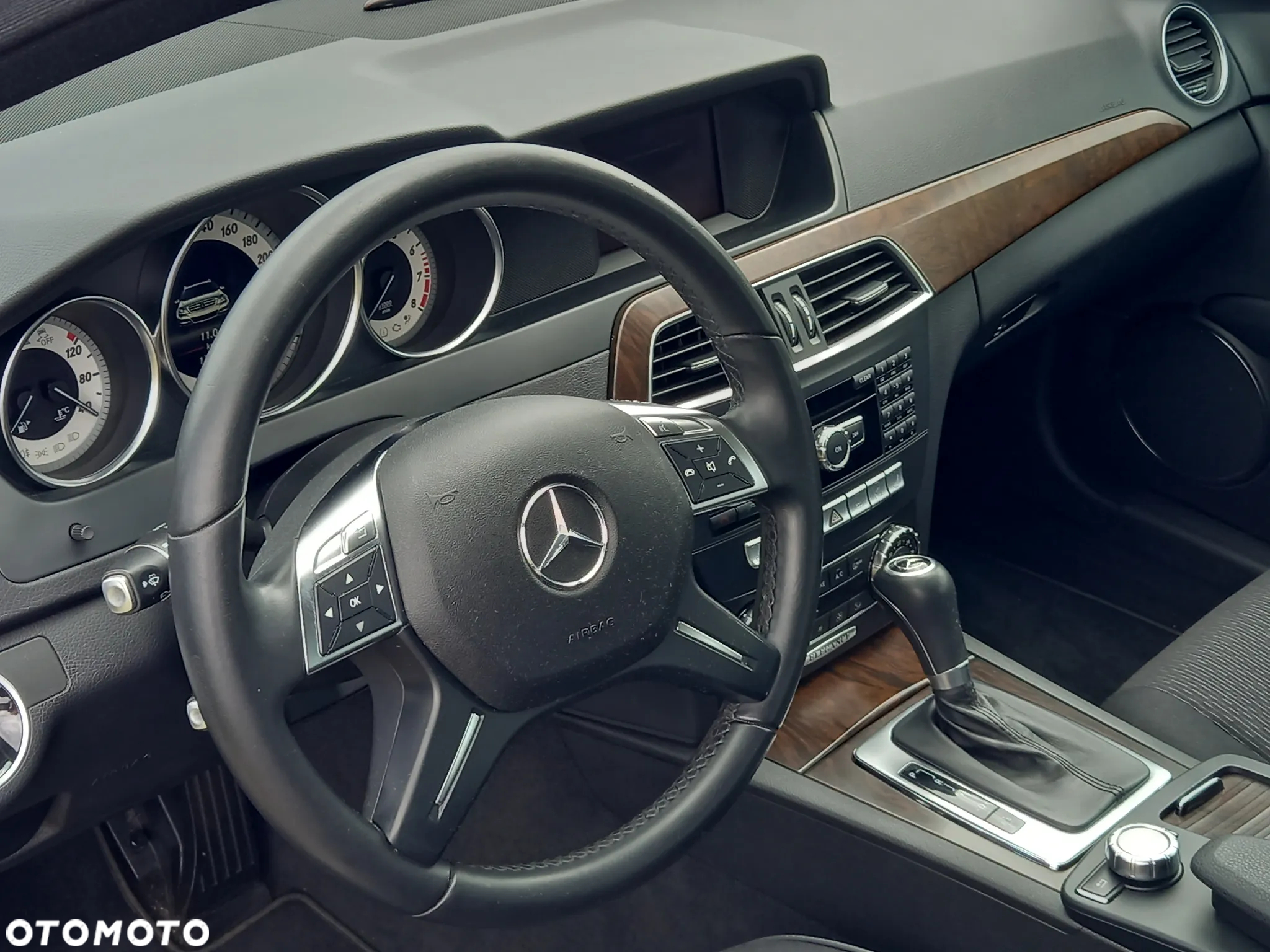 Mercedes-Benz Klasa C 200 T (BlueEFFICIENCY) 7G-TRONIC Elegance - 28