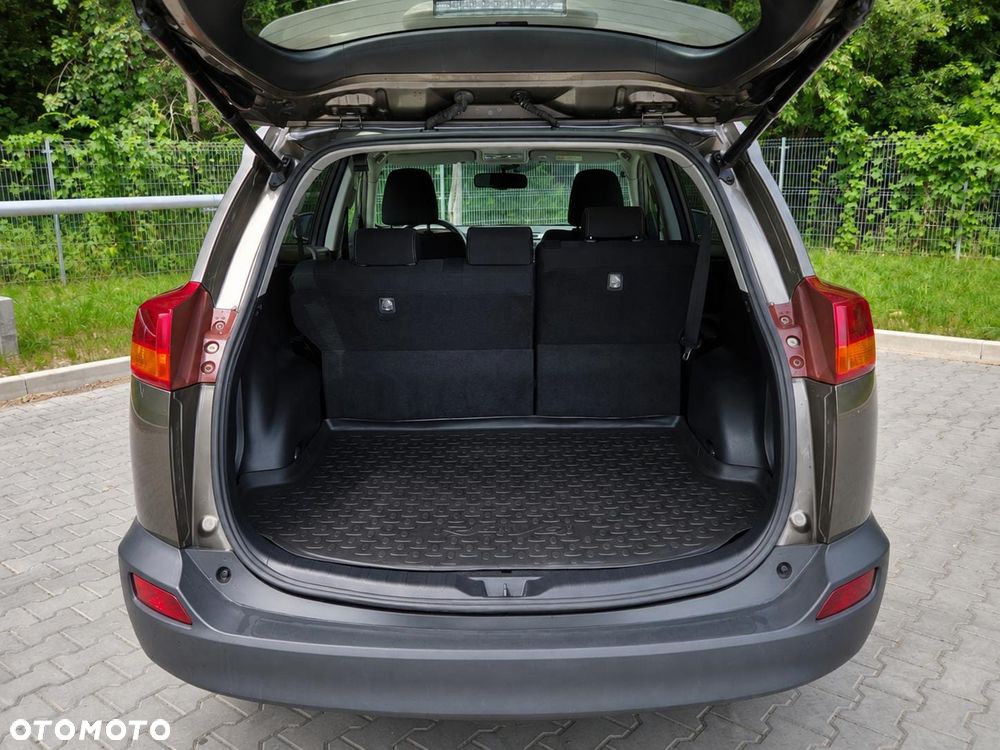 Toyota RAV4 2.0 D-4D Premium 4x2 - 18