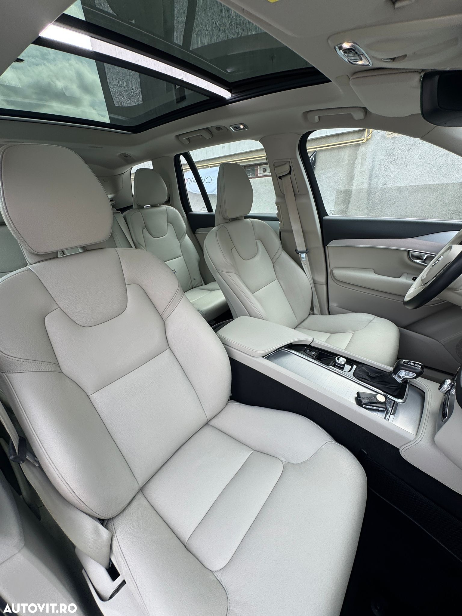 Volvo XC 90 - 7