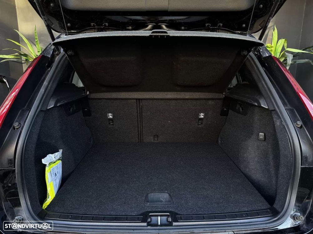 Volvo XC 40 1.5 T4 PHEV Essential - 32