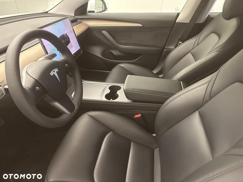 Tesla Model 3 - 14