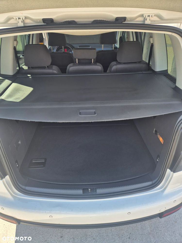 Volkswagen Touran 1.4 TSI Cross DSG - 24