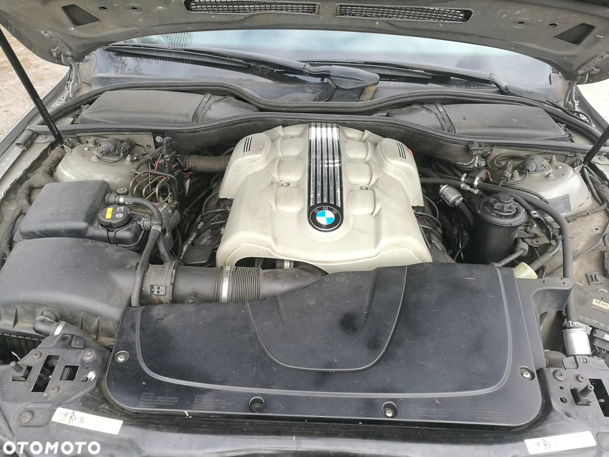 BMW Seria 7 745i - 9