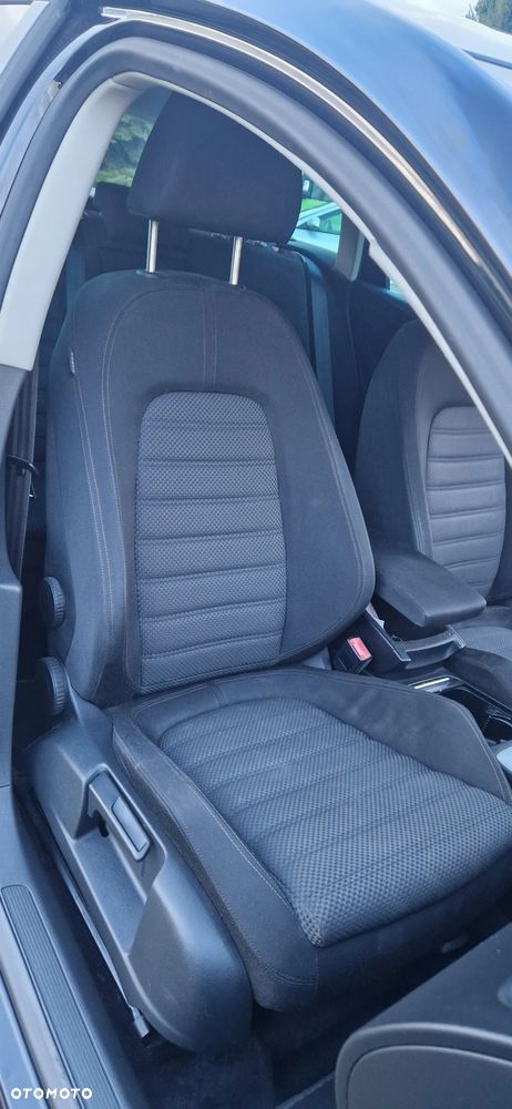 Volkswagen Passat 2.0 TDI DPF Sportline - 10