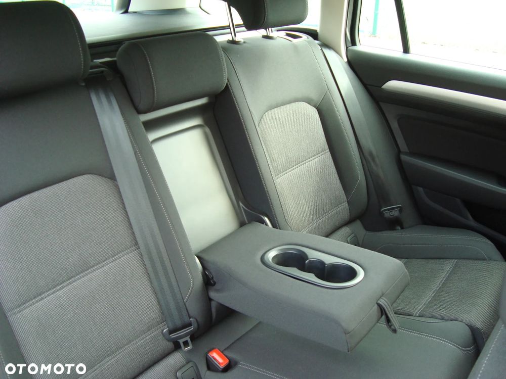 Volkswagen Passat 2.0 TDI SCR DSG Comfortline - 30