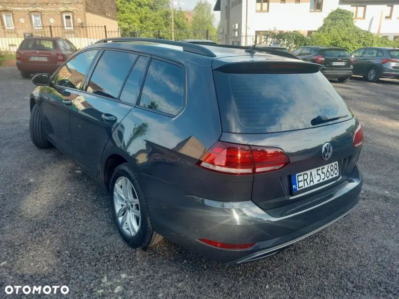 Volkswagen Golf - 5