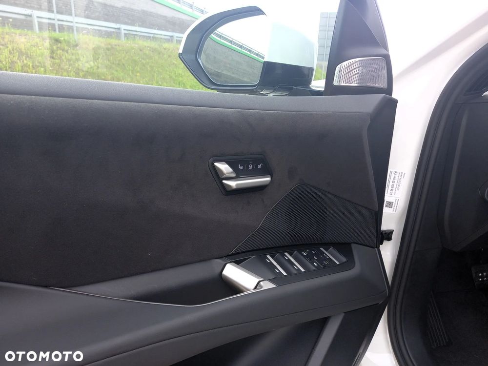 BMW iX3 50 xDrive 113.4kWh - 12