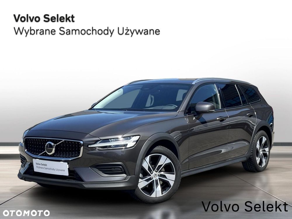 Volvo V60 Cross Country - 1