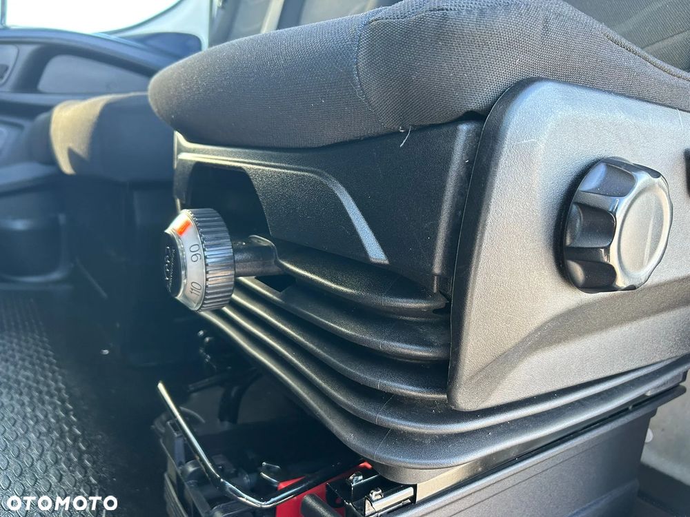 Iveco Daily 35C18 3.0 HPI Hi-Matic Kontener 8 palet + winda 750kg + drzwi boczne **Wysoki kontener**KLIMA**Serwis**Sprowadzony** - 17