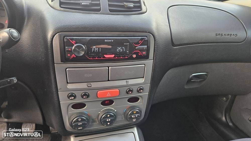 Alfa Romeo GT 1.9 JTD M-JET Distinctive - 15