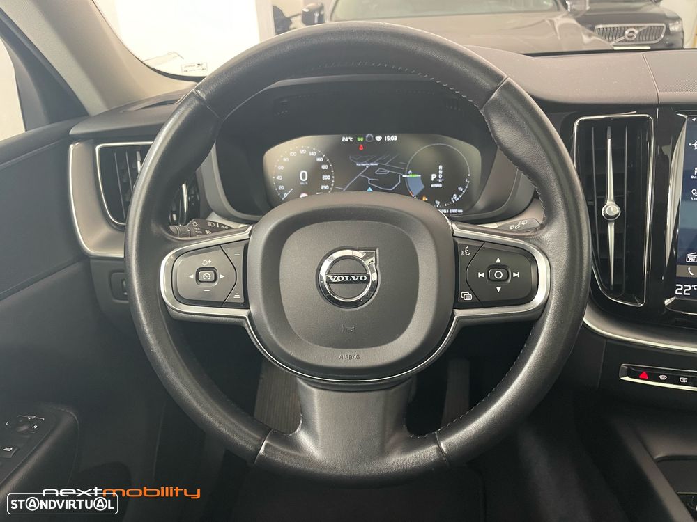 Volvo XC 60 2.0 T8 PHEV Momentum Plus AWD - 12
