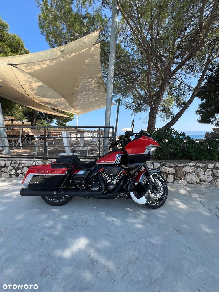 Harley-Davidson Touring Road Glide - 30