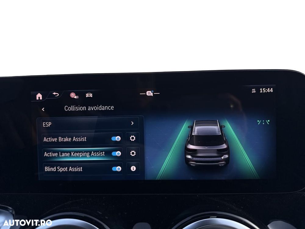 Mercedes-Benz GLB - 24