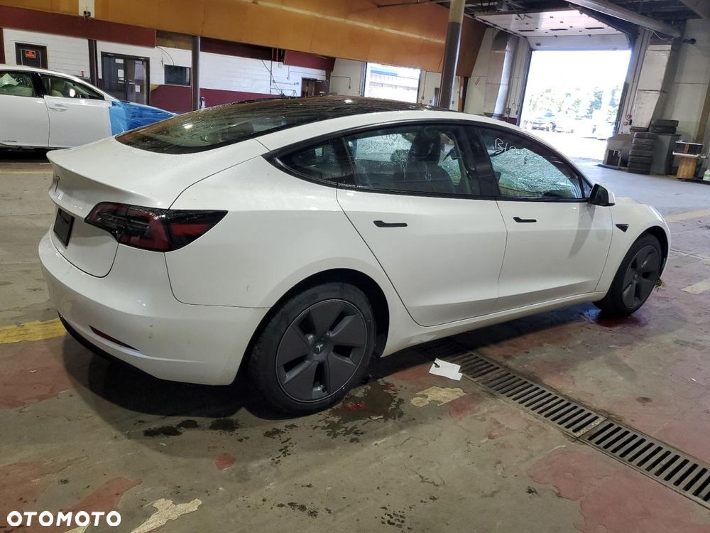 Tesla Model 3 Standard Reichweite Plus Hinterradantrieb - 38
