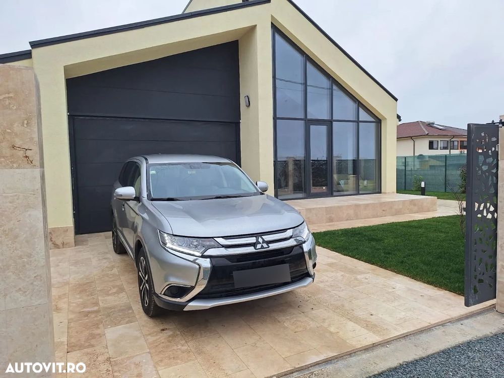 Mitsubishi Outlander 2.2 Litre DI-D AWD Invite+ - 1
