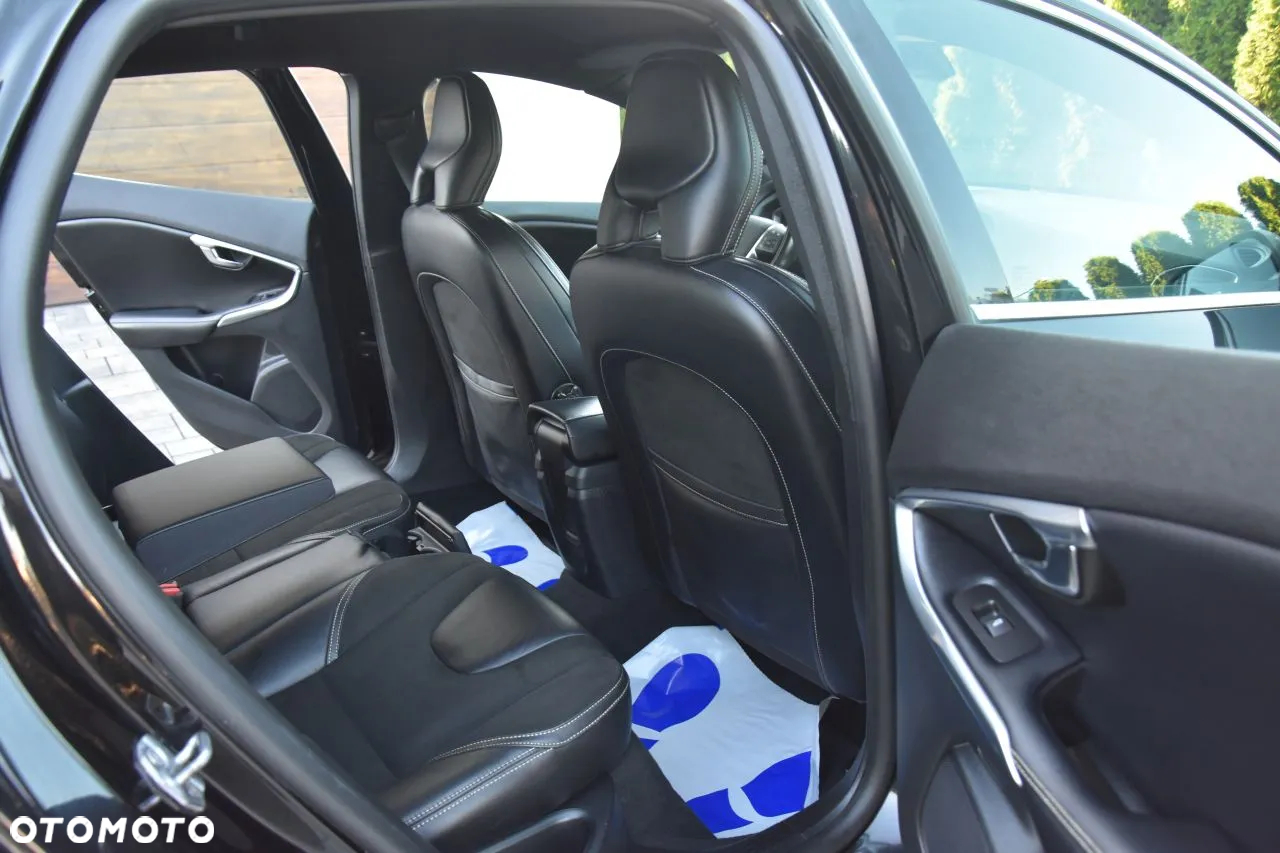 Volvo V40 D2 Drive-E R-Design Momentum - 18
