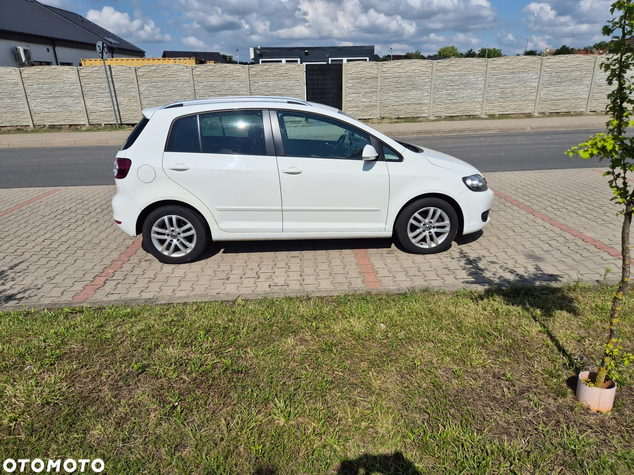 Volkswagen Golf Plus 1.6 TDI Comfortline - 14