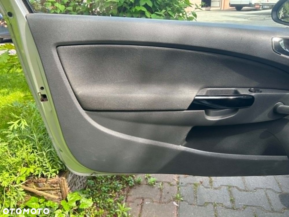 Opel Corsa - 25