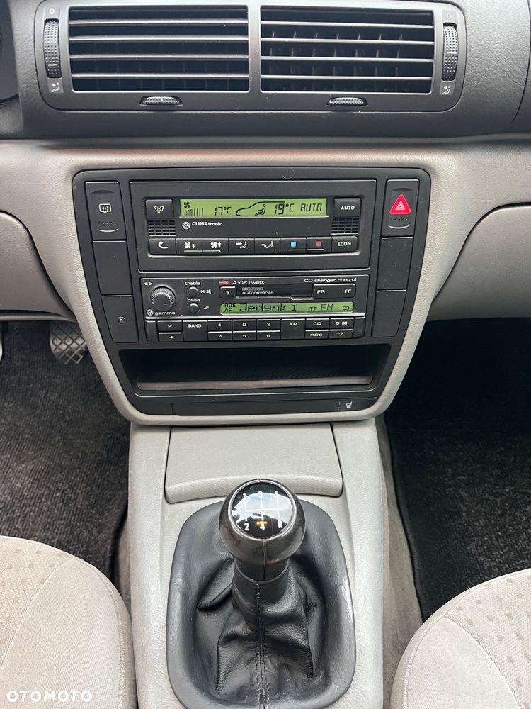 Volkswagen Passat 1.8T Comfortline - 35