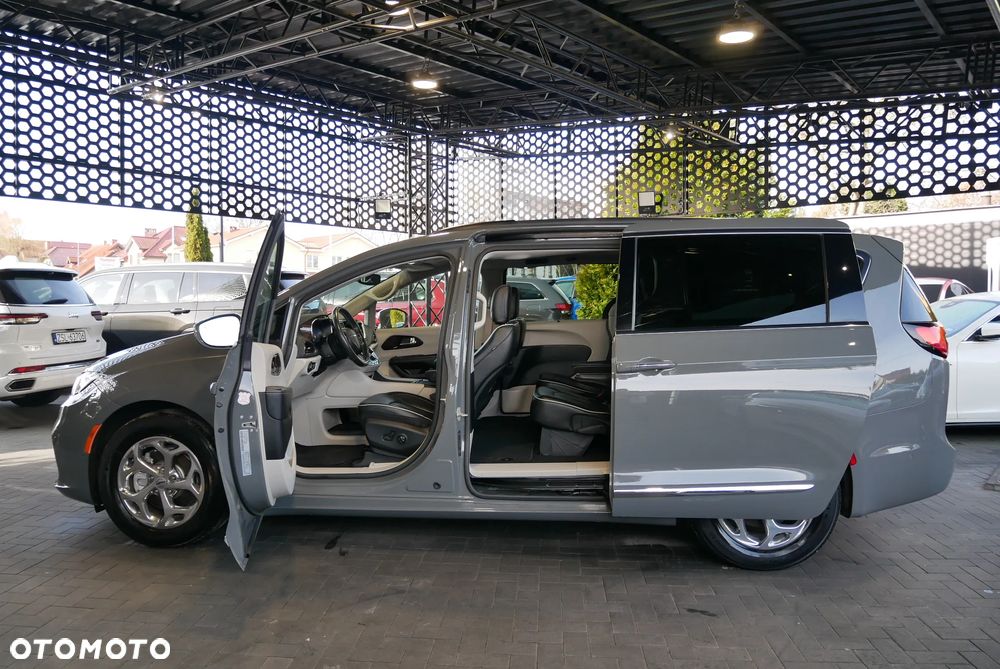 Chrysler Pacifica - 6