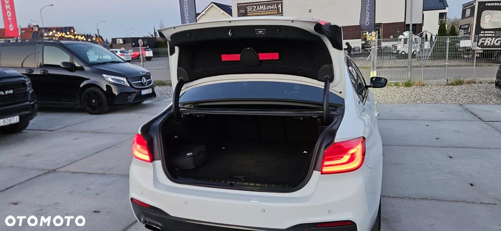 BMW Seria 5 530e iPerformance M Sport sport - 23