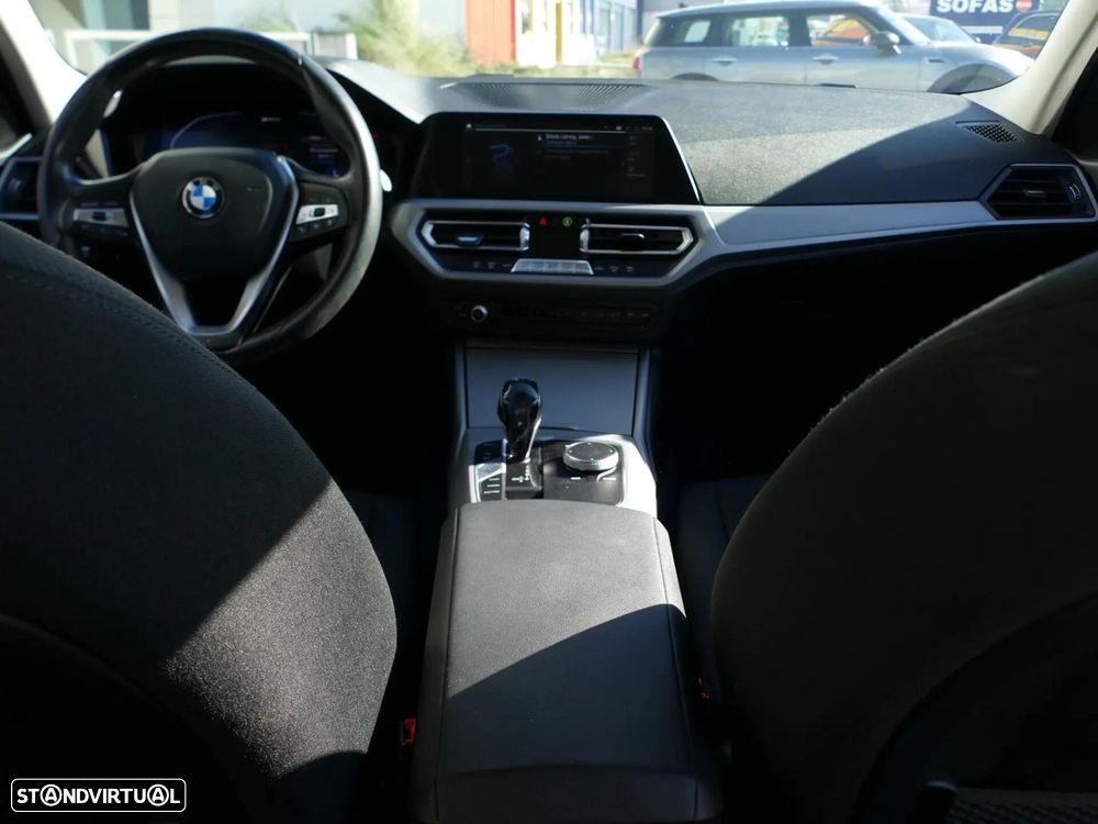 BMW 330 e iPerformance Advantage - 37