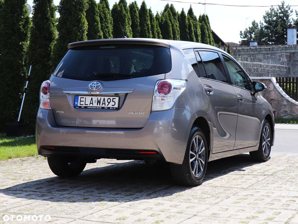 Toyota Verso 1.8 Premium - 11